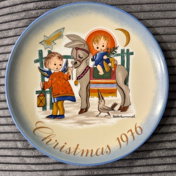 Sister Berta Hummel Plates Limited Edition | 1972, 1973, 1975, 1976, 1978, 1979 - Picture 7 of 12